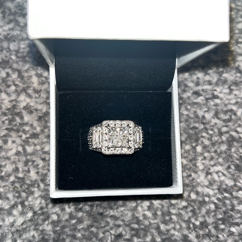 3-1/2 ct tw Diamonds 14K White Gold-Only wore for 6 months.